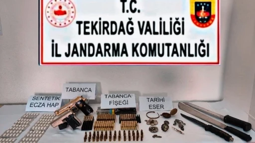 Tekirdağ’da dev operasyon... Uyuşturucu, tütün, silah ve tarihi eser ele geçirildi: 8 gözaltı
