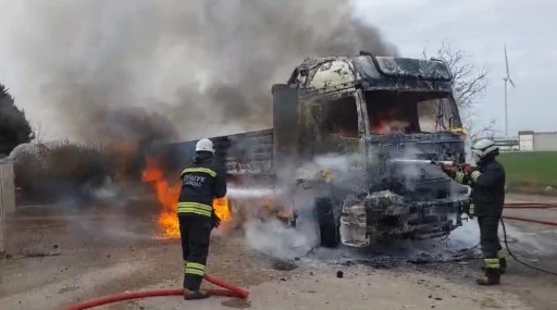 Tekirdağ’da tır alev topuna döndü
