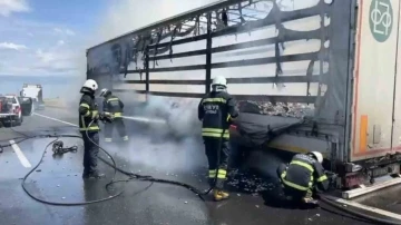 Tekirdağ’da yanan dorse demir yığınına dönüştü
