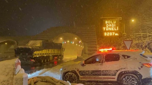 TEM’in Bolu Dağı Tüneli geçişinde kar etkisini azalttı
