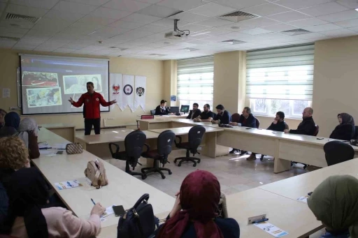 Teröre karşı mücadele ve siber farkındalık SAÜ’de konuşuldu
