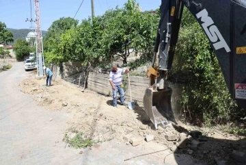 Toroslar’da yayla yolları bakımdan geçiyor
