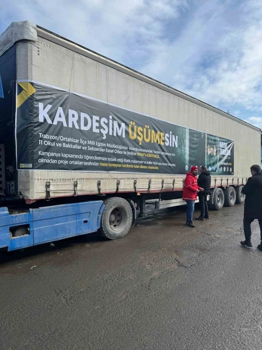 Trabzon’da 11 okul birleşti, Hatay’a 3 bin gıda kolisi gönderdi
