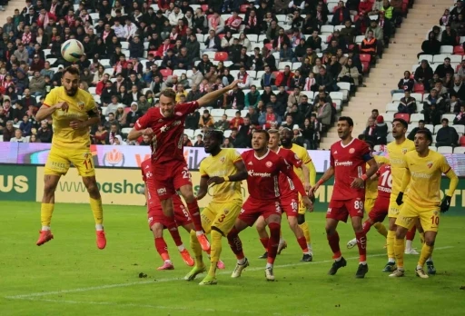 Trendyol Süper Lig: Antalyaspor: 2 - Kayserispor: 0 (Maç sonucu)
