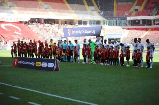 Trendyol Süper Lig: Gaziantep FK: 0 - Konyaspor: 1 (Maç devam ediyor)
