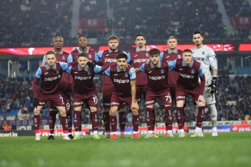 Trendyol Süper Lig: Trabzonspor: 0 - Eyüpspor: 0 (İlk yarı)
