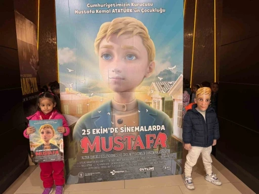 Turgutlu Belediyesi ÇKSM öğrencileri ’Mustafa’ filmini izledi
