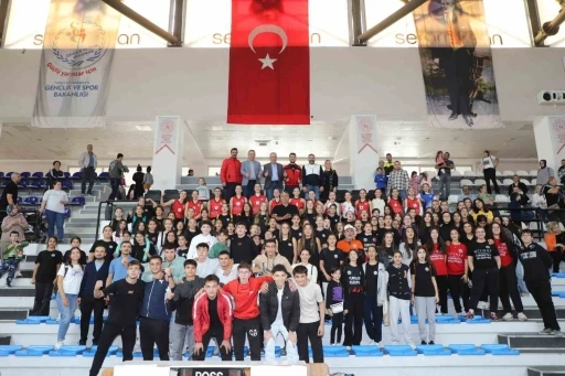 Turgutlu Belediyesi kadın voleybol takımı sezonu tamamladı
