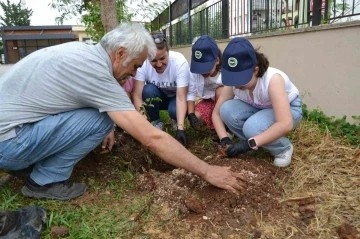 Umutlar okul serasında yeşerecek
