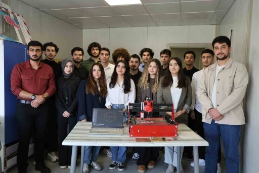 Üniversite öğrencilerinden yerli CNC makinesi
