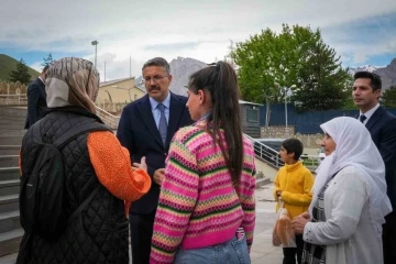 Vali Ali Çelik, vatandaşların sorunlarını dinledi
