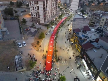 Vali Atay: “Özellikle ifade ediyorum ’sözde komutanları’ hain planları için askeri birlikleri harekete geçirdi”
