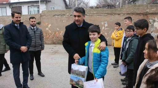 Vali Aydın’dan tarihi ilçeye ziyaret: “Hakikaten eşsiz konaklarımız var burada”
