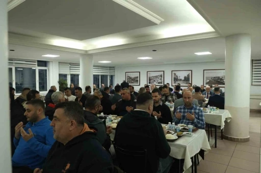 Vali Hacıbektaşoğlu, Özel İdare personeli ile iftarda buluştu
