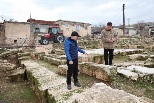 Vali Varol, Roma Çeşmesi’nde incelemelerde bulundu
