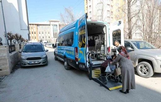 Van Büyükşehir Belediyesi engellilerin sorunlarını ortadan kaldırıyor
