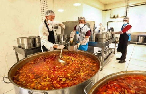 Van Büyükşehir Belediyesi Ramazan’da 10 bin kişiye iftar verecek
