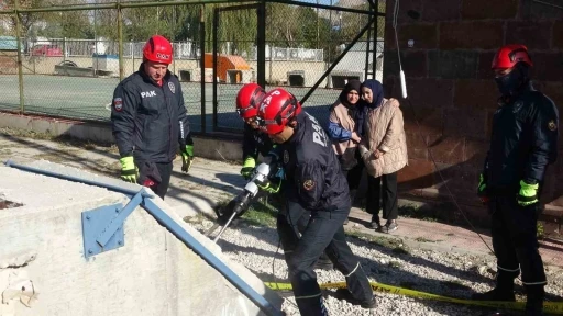 Van depreminin 13. yıl dönümünde gerçeği aratmayan tatbikat
