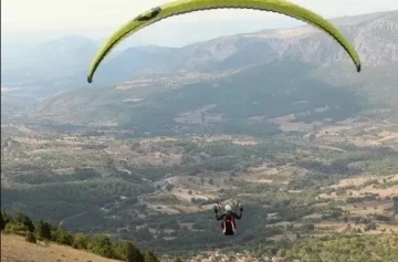 Yamaç paraşütünün yeni cazibe merkezi Meryem Dağı’nda uçuşlar başladı
