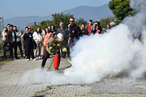 Yangınla mücadele eğitimi verildi
