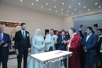 Yavaş ile Gökçek nikah masasında
