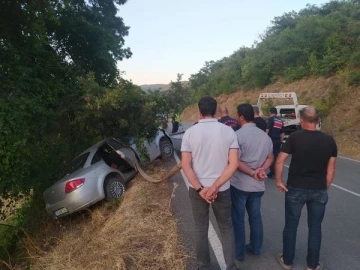 Yeğeninin cenazesine giderken kaza yaptı: 1 ölü, 2 yaralı
