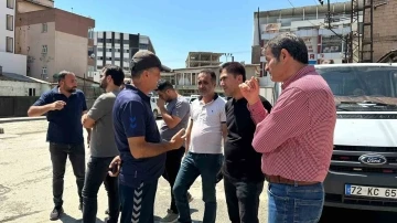 Yüksekova’da birçok cadde ve sokakta elektrik direkleri kalkıyor
