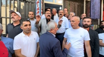 Yüksekova’da farklı aşiretlere mensup 2 grup arasında kavga çıktı: Şehrin ileri gelenlerinin araya girmesiyle kavga son buldu
