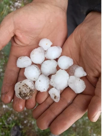 Yunak ve Çeltik’te dolu yağışı etkili oldu
