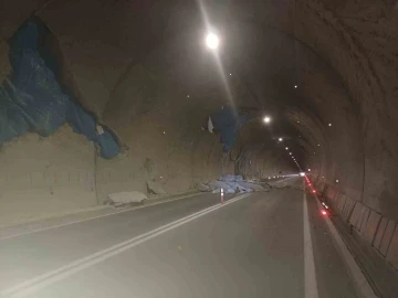 Yusufeli Barajı sonrası yapılan T14 Tüneli’nde çatlaklar yerini çökmelere bıraktı
