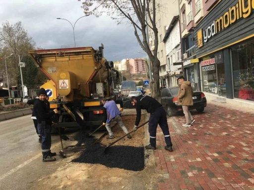 Yüzlerce noktada asfalt yama çalışması yapıldı
