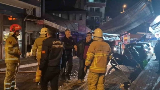 Zihinsel engelli şahıs polisleri ve itfaiyecileri alarma geçirdi
