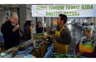 Doktor Yavuz Dizdar Organik Pazarı gezdi